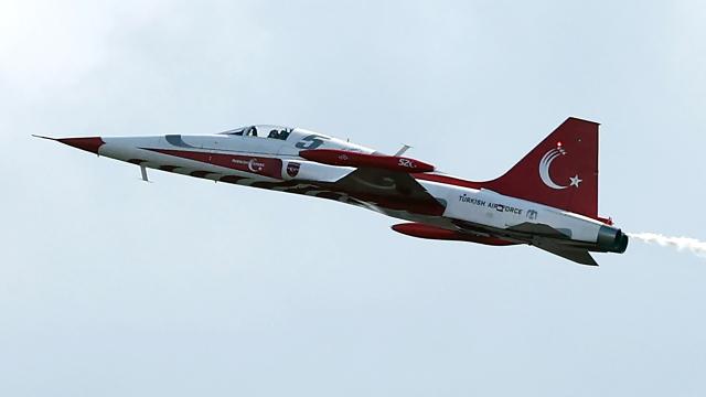 Konya’da Türk Yıldızları’nın F-5 uçağı düştü