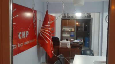 CHP Gürsu İlçe binasına taşlı saldırı! İl Başkanı Karaca’dan tepki