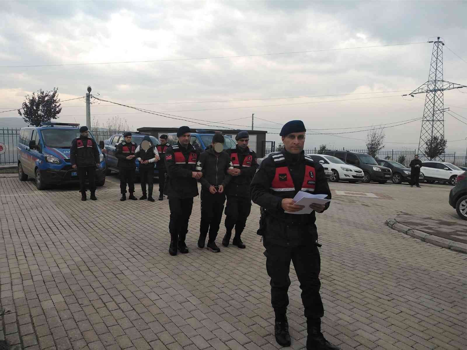 Gemlik’te kablo hırsızları tutuklandı