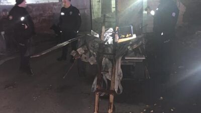 Elektrik direği hırsızları arabayı bırakıp atla kaçtı