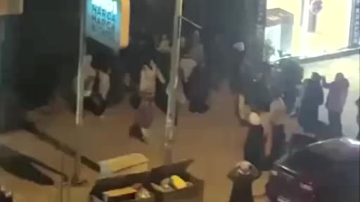 Bursa’da EYT’yi halay çekerek kutladılar Bursa’da EYT’yi halay çekerek kutladılar