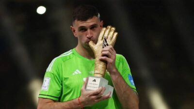 Aston Villa bileti kesti! Dünya Kupası yıldızı kaleciyi alacaklar