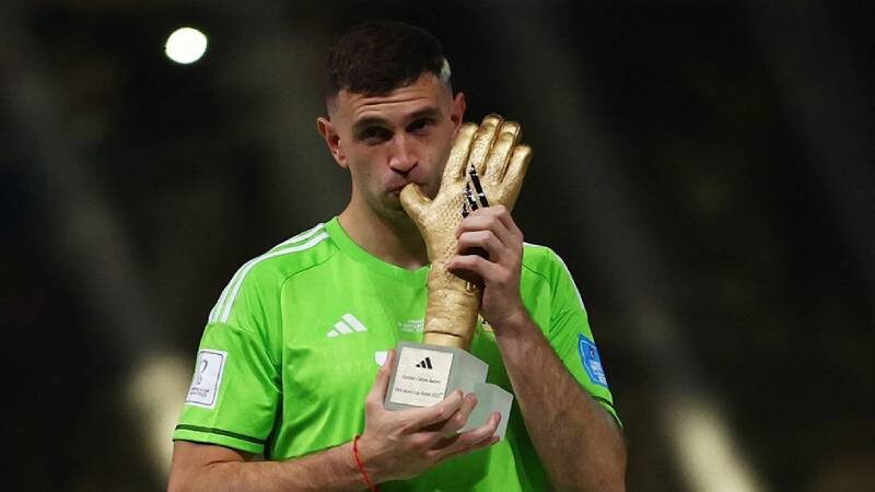 Aston Villa bileti kesti! Dünya Kupası yıldızı kaleciyi alacaklar Aston Villa'da teknik direktör Unai Emery'nin Arjantinli kaleci Emiliano Martinez'in