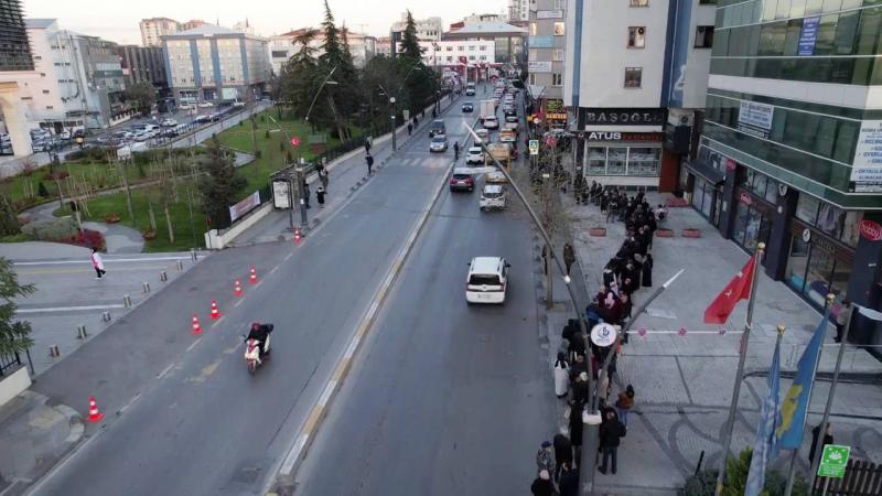 EYT kuyruğu! SGK önünde sıraya girdiler