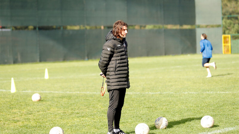 2. Lig’deki Bursa ekibinin yeni hocası belli oldu Karacabey Belediyespor, Bülent Akan'dan boşalan teknik direktörlük görevi için, son