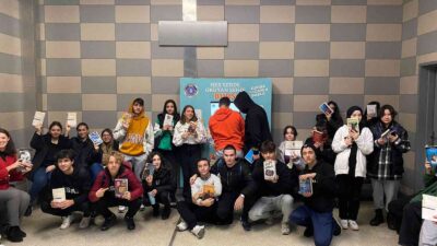 Bursa’da liseli gençlerden anlamlı davranış