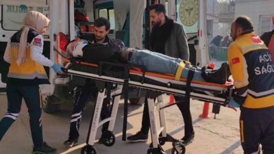 Bursa’da minibüs otomobile çarptı; 1 yaralı