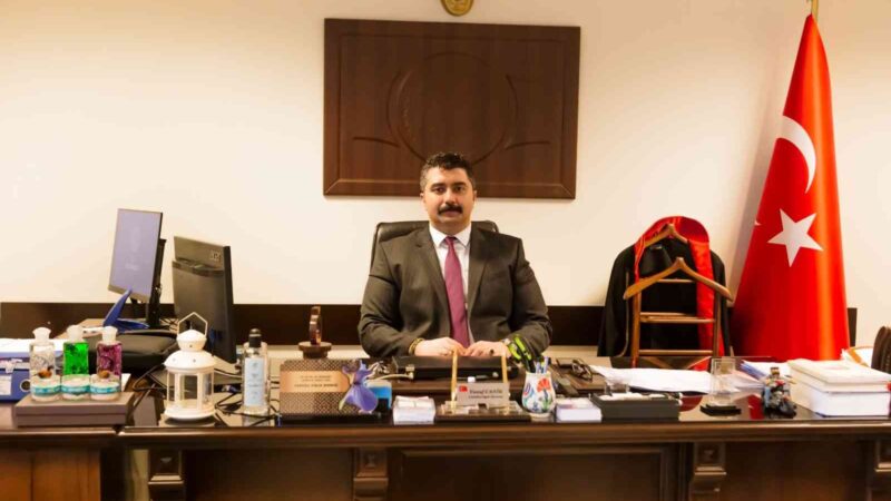 Mustafakemalpaşa’da yeni Cumhuriyet Savcısı göreve başladı Mustafakemalpaşa’nın yeni Cumhuriyet Başsavcısı Yusuf Canik, yeni yıl öncesi görevine