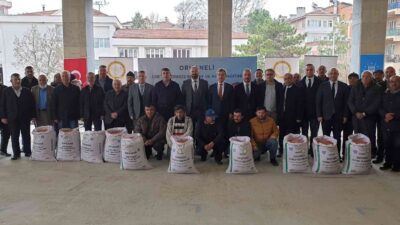 Orhaneli’de çiftçiye 6 ton arpa ve buğday dağıtıldı
