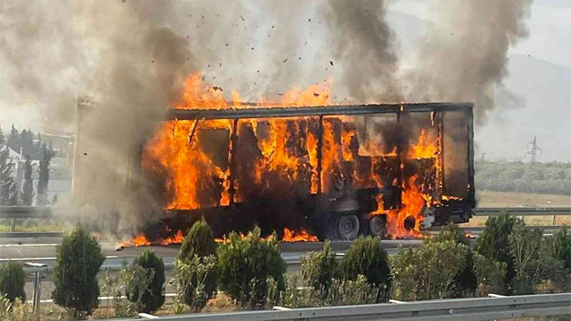 Bursa’da otobanda korku dolu anlar! Alev alev yandı