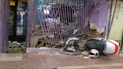 Bursa’da otomobil iş yerine daldı: 1 yaralı