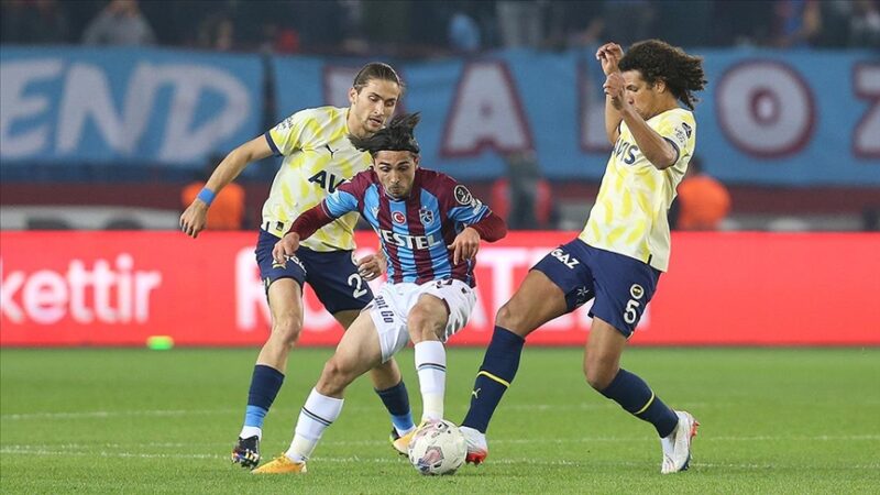 Dünya Kupası arasının ardından Süper Lig'deki ilk derbide Trabzonspor, konuk