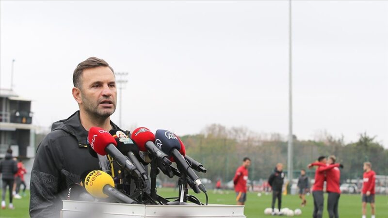 Galatasaray Teknik Direktörü Okan Buruk, kadrolarında bulunan oyunculardan memnun olduğunu