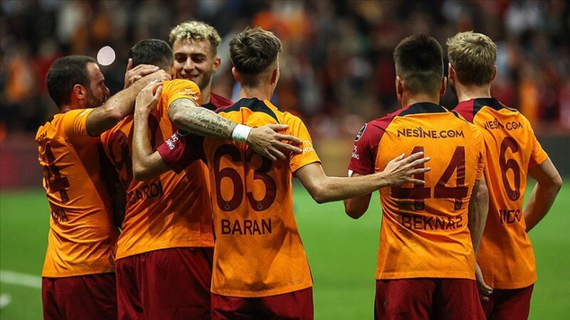 Spor Toto Süper Lig'in 15. haftasında sahasında İstanbulspor'u Gomis'in golleriyle