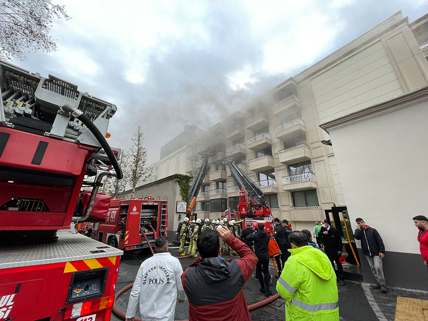 Çırağan Sarayı’nda yangın