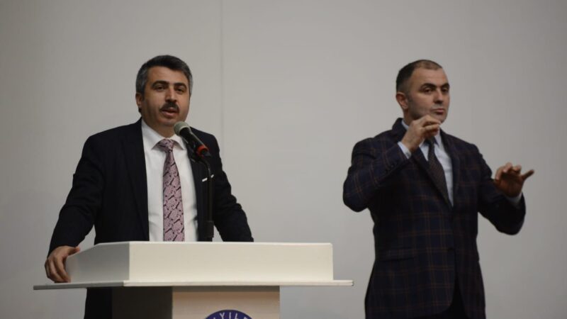 Yıldırım’da ‘engelsiz tiyatro’ oyunu Yıldırım Belediyesi’ne bağlı Kent Konseyi bünyesinde kurulan Engelliler Meclisi ‘Engelsiz
