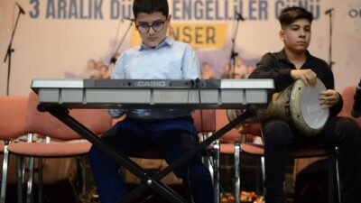 Yıldırım Belediyesi tarafından Engelsiz Yaşam Okulu öğrencileri gösterdiği performans ile