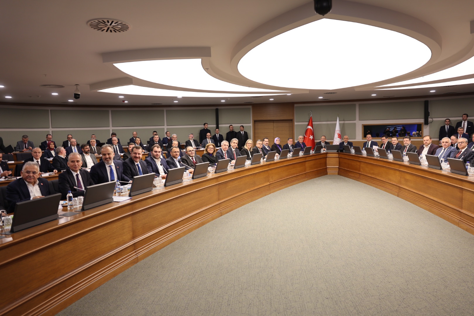 AK Parti’li belediyelere önemli uyarı! Nelere zam yapmayın dendi?