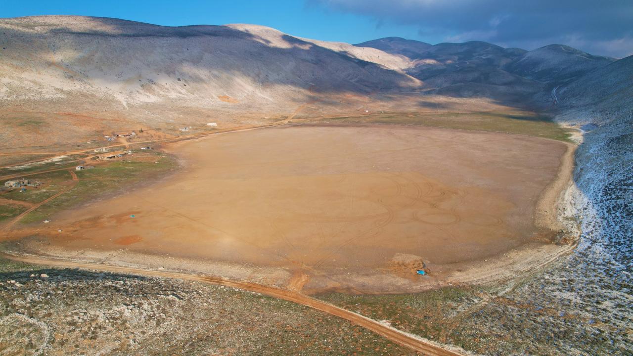 Görüntüsü ile dikkat çekiyordu! O göl tamamen kurudu