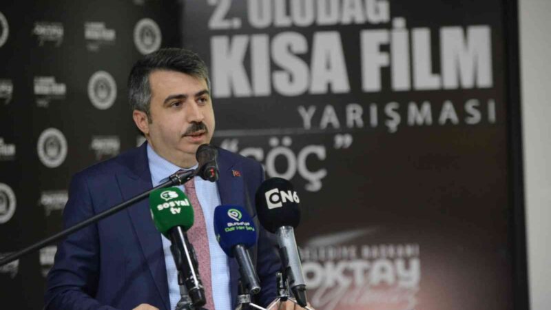 ‘2. Uludağ Kısa Film Festivali’nde’ ödüller sahiplerini buldu Yıldırım Belediyesi tarafından bu yıl 2’ncisi düzenlenen Uludağ Kısa Film