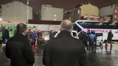 Telefonda konuşurken otobüsün altında kaldı