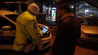 Bursa’da alkollü sürücüden polise: “Bu kadar heyecan yapmaya gerek yok”