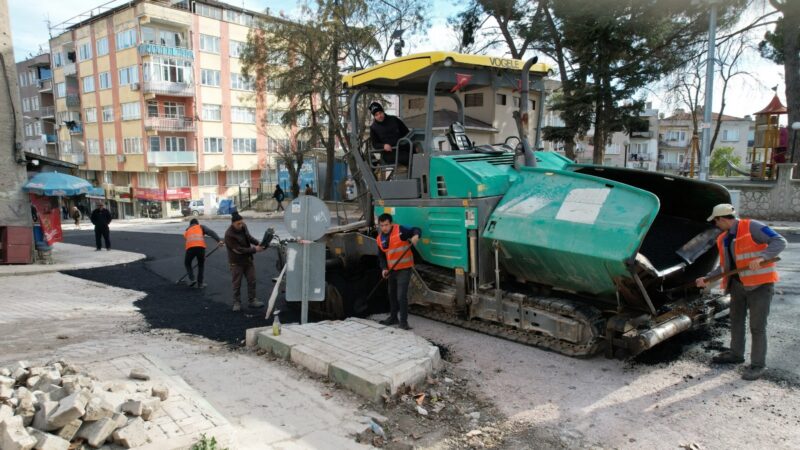 Mustafakemalpaşa’da sıra üstyapıda Bursa Büyükşehir Belediyesi, BUSKİ Genel Müdürlüğü aracılığıyla gerçekleştirdiği altyapı çalışmalarının