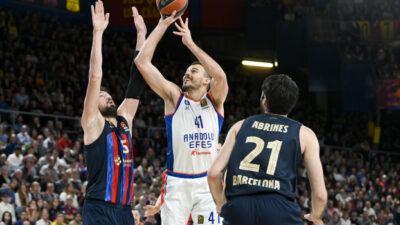 Anadolu Efes zaferle döndü