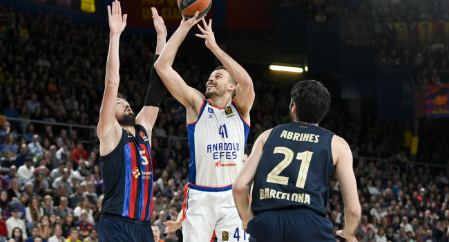 Anadolu Efes zaferle döndü Anadolu Efes zaferle döndü