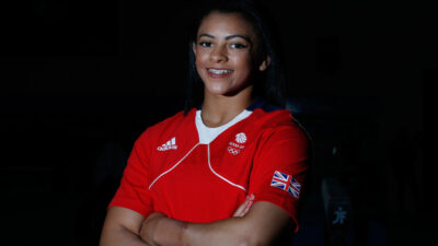 23 yaşında emeklilik kararı aldı