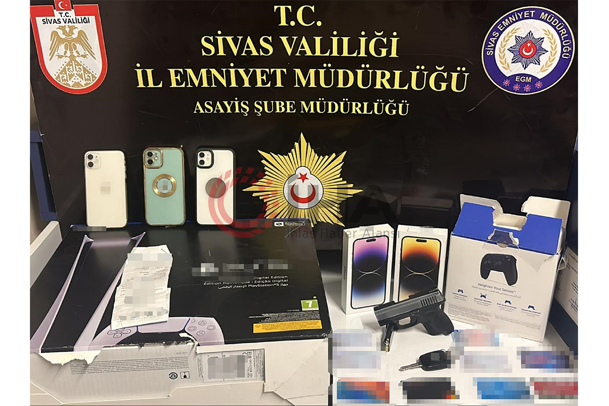 Dikkat dağıtarak binlerce liralık cep telefonunu çaldı