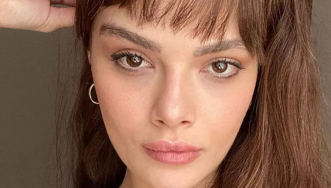 Göğüs dekolteli pozuna takipçileri sessiz kalamadı