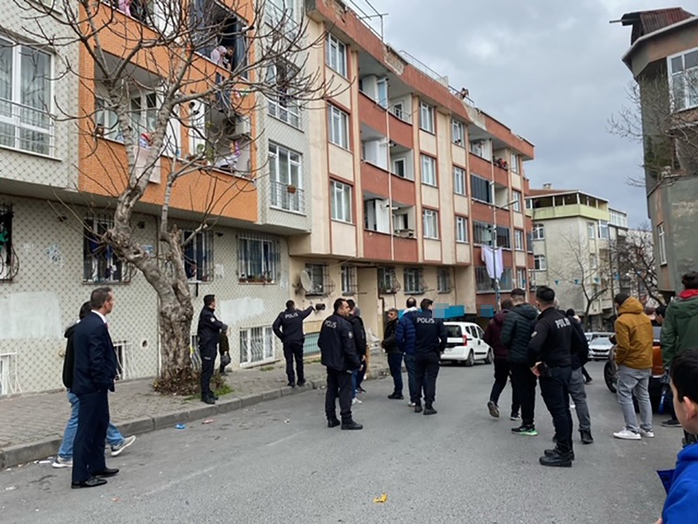 Başkasına satıldığını öğrendiği evini yakmaya kalkıştı Başkasına satıldığını öğrendiği evini yakmaya kalkıştı