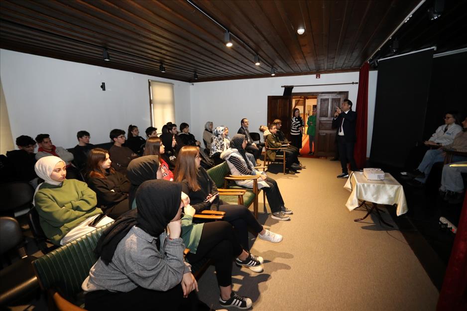 İnegöl’de öğrencilere verimli ders çalışma semineri verildi