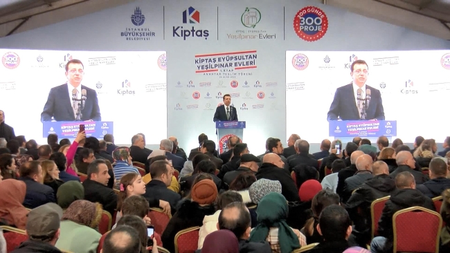 Ekrem İmamoğlu konut teslim törenine katıldı; işten çıkarıldığını öne süren kişi tepki gösterdi