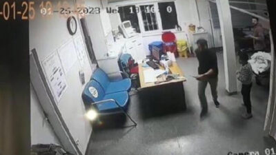 Kayınvalideleri ölen damatlardan sağlık çalışanlarına bıçakla saldırı