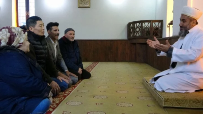 Bursa’da eşi Müslüman oldu, gözyaşlarını tutamadı