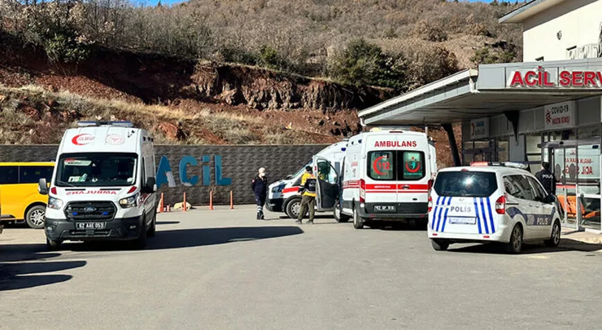 Zırhlı otobüsün egzozundan çıkan karbonmonoksit gazı 9 polisi zehirledi Zırhlı otobüsün egzozundan çıkan karbonmonoksit gazı 9 polisi zehirledi