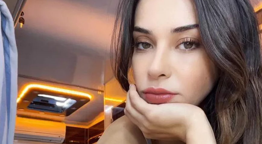 Başarılı oyuncu Devrim Özkan kaza geçiren babası için dua istedi