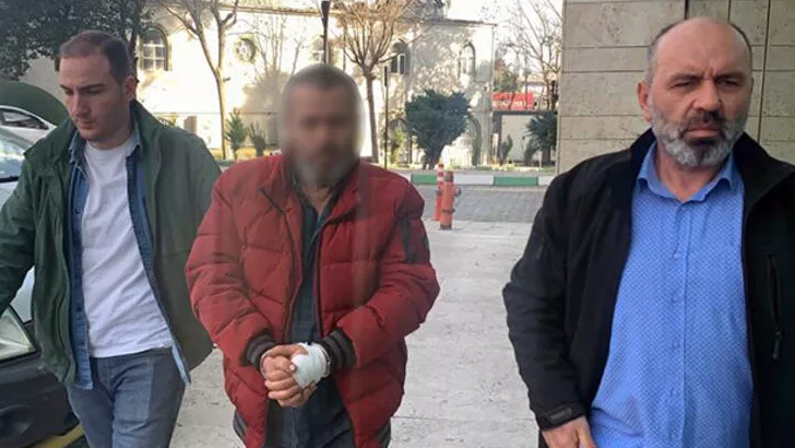 Hesap yüzünden garsonu bacağından vurdu