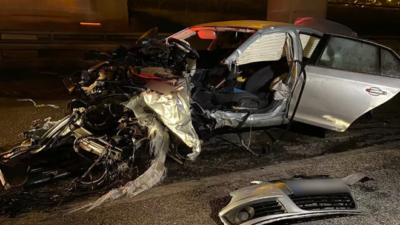 Korkunç kaza! Aracın motoru yerinden çıktı, yola fırladı