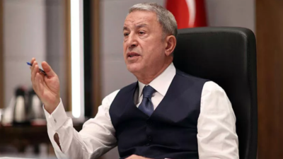 Bakan Akar’dan Yunanistan’a: Aklınızı başınıza alın