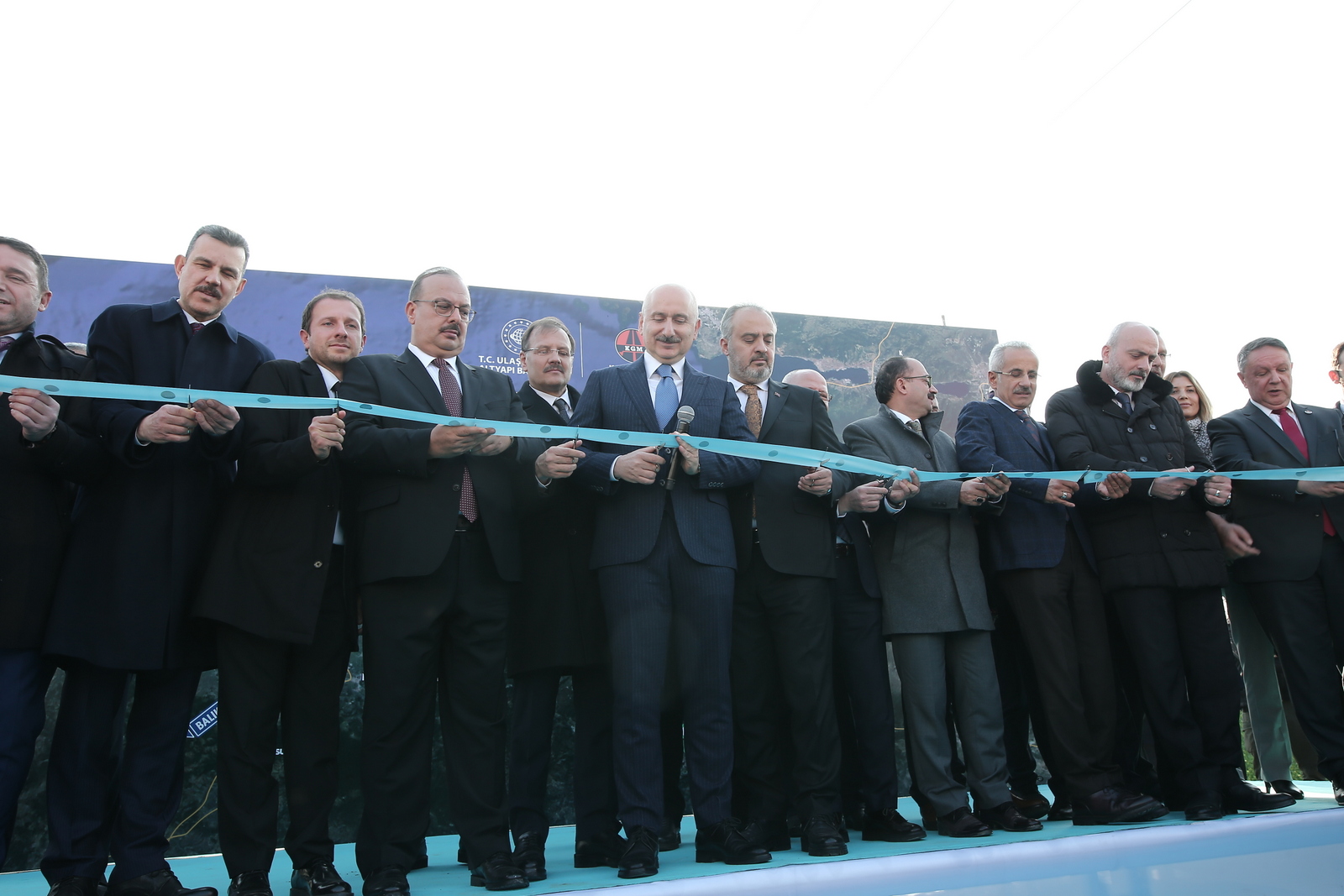 Bakan Karaismailoğlu’ndan Bursa’da toplu açılış Bakan Karaismailoğlu’ndan Bursa’da toplu açılış