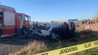 Şanlıurfa’da kazada ölen 3 kişilik aile son yolculuğuna uğurlandı