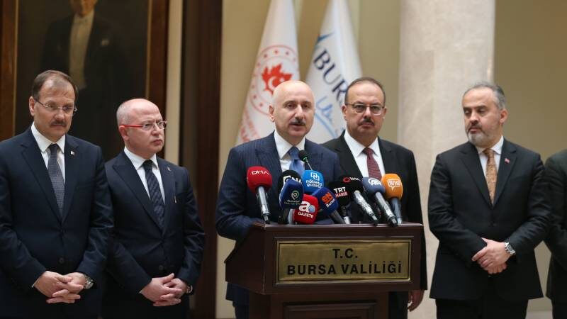Ulaştırma ve Altyapı Bakanı Adil Karaismailoğlu, yedi projeyi Bursa'ya kazandırmış