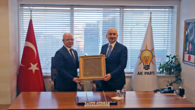 Bakan Karaismailoğlu, AK Parti Bursa İl Başkanlığı’nı ziyaret etti