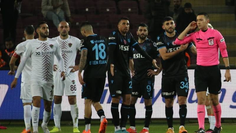 Trabzonspor’da büyük düşüş Spor Toto Süper Lig'de Atakaş Hatayspor'a deplasmanda 2-1 yenilen Trabzonspor,