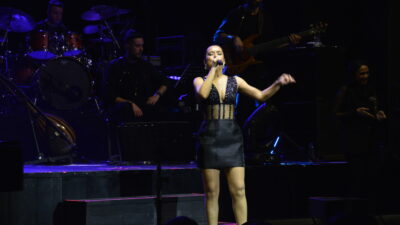 Tuğba Yurt, Bursa’da konser verdi