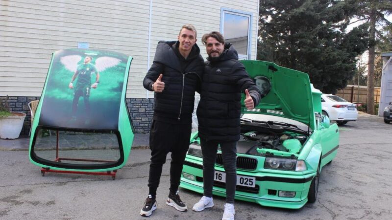 Bursa’dan Florya’ya götürdü! Muslera’ya müthiş sürpriz Bursa'da Fernando Muslera hayranı olan Nuri Mızrak, tecrübeli kaleci için