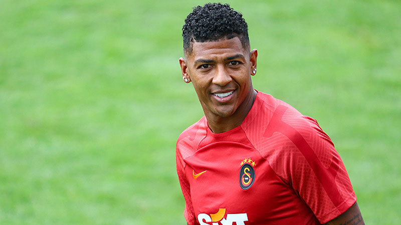 PSV’den Aanholt hamlesi Hollanda ekibi PSV, Galatasaray forması giyen Patrick van Aanholt'u kadrosuna